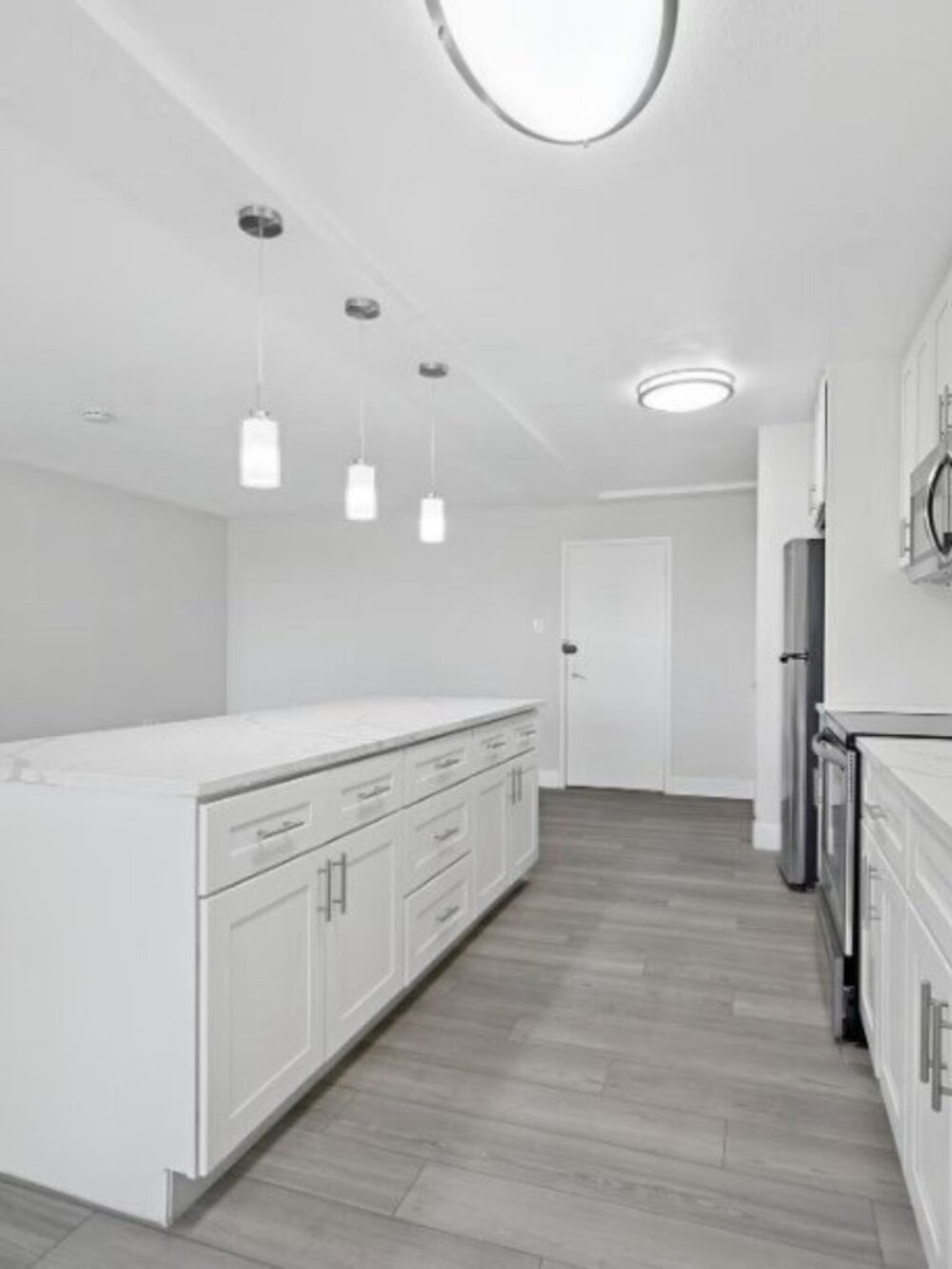 $1225 | 19095 [Lease\Rent] 2 Beds 1 Bath Apartment